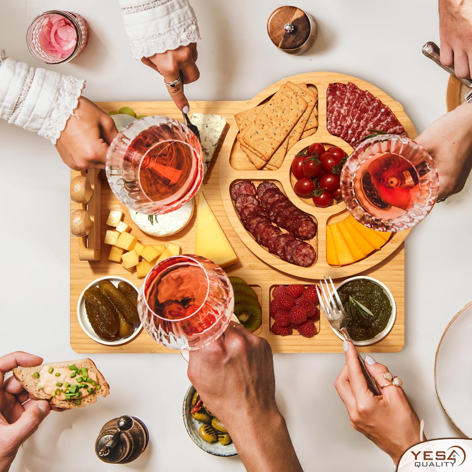 Charcuterie Boards Premium Geschenkset – 15-teilig, Bambus – großes Käsebrett plus Obsttablett als Geburtstagsgeschenk