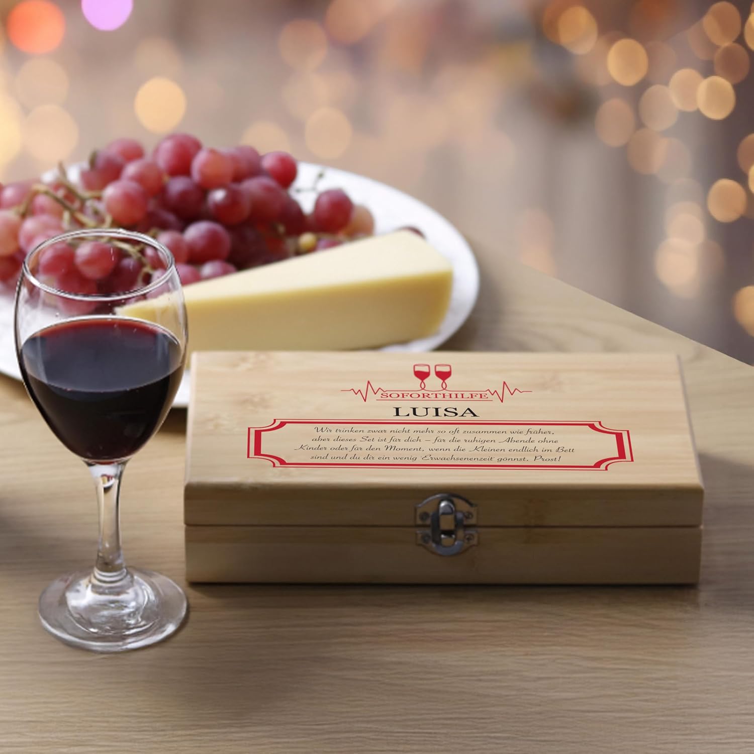 LAUBLUST Weinöffner Set Personalisiert mit Name - 5er Weinzubehörset als cooles Geschenk für Bestie | Soforthilfe - Weinzubehör mit Holz Geschenkbox | Witzige Personalisierte Geschenke für Freundin