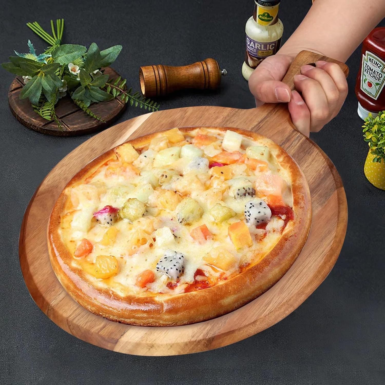 Schneidebrett aus Akazienholz Rundes Pizzabretter Holzschneidebretter Küche Fleisch Servier Brett Cheese Charcuterie Boards Hackbretter Käsebrett Schneidebretter mit Griff